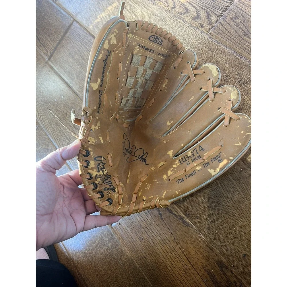 Rawlings BaseBall Glove RBG74 12 Inch Derek Jeter Mitt Used , Left hand worn.
